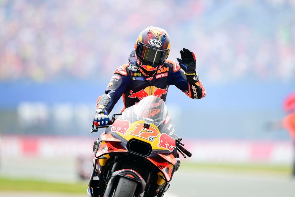 images-mgl-24vxZWd6-s1000-maverick-vinales-red-bull-ktm-