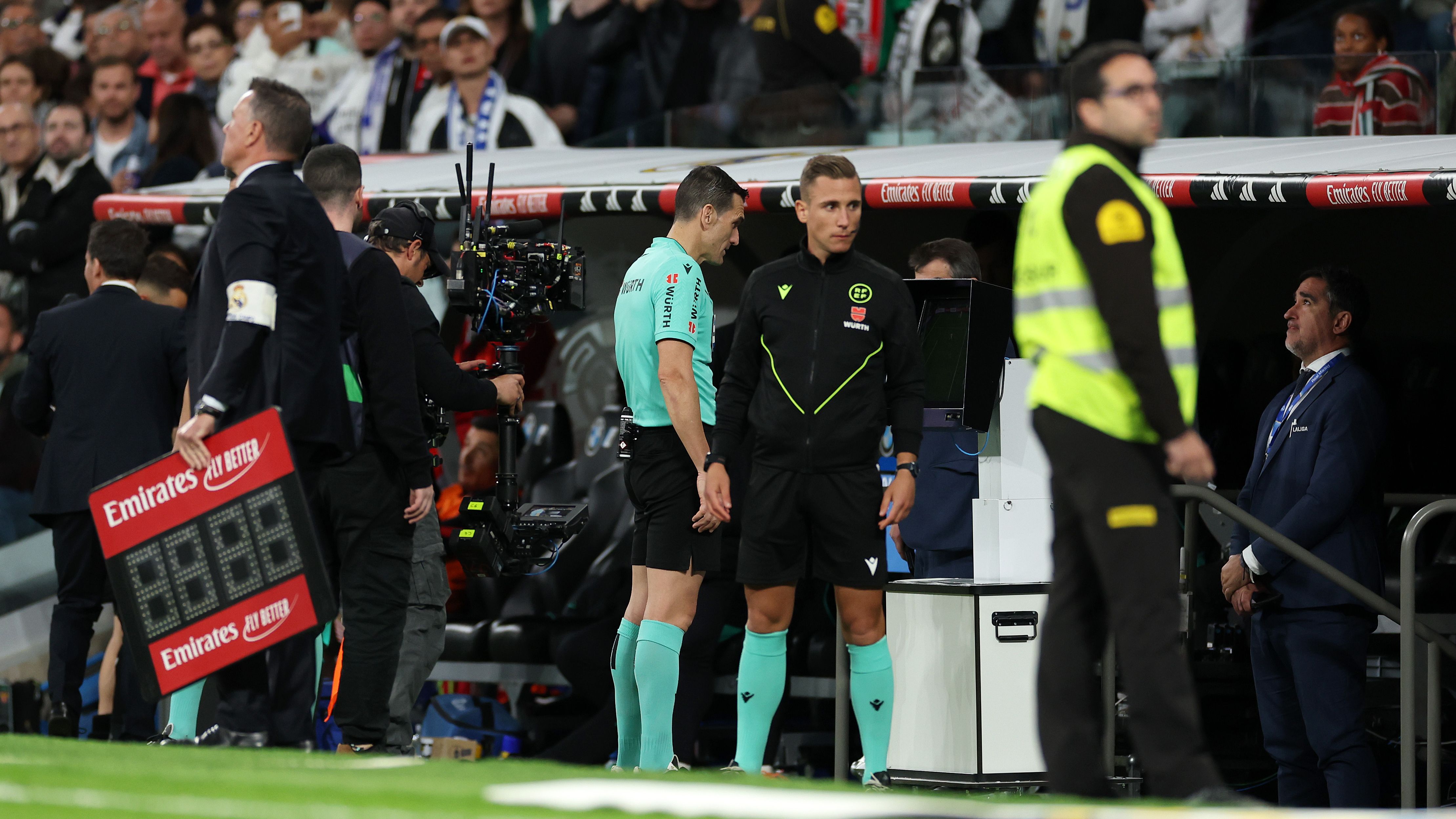 images-v3-getty-2211168408-crop-MM5DINBTHA5DENBZGY5G433XMU5DAORSGMYQ====-GettyImages-2211168408