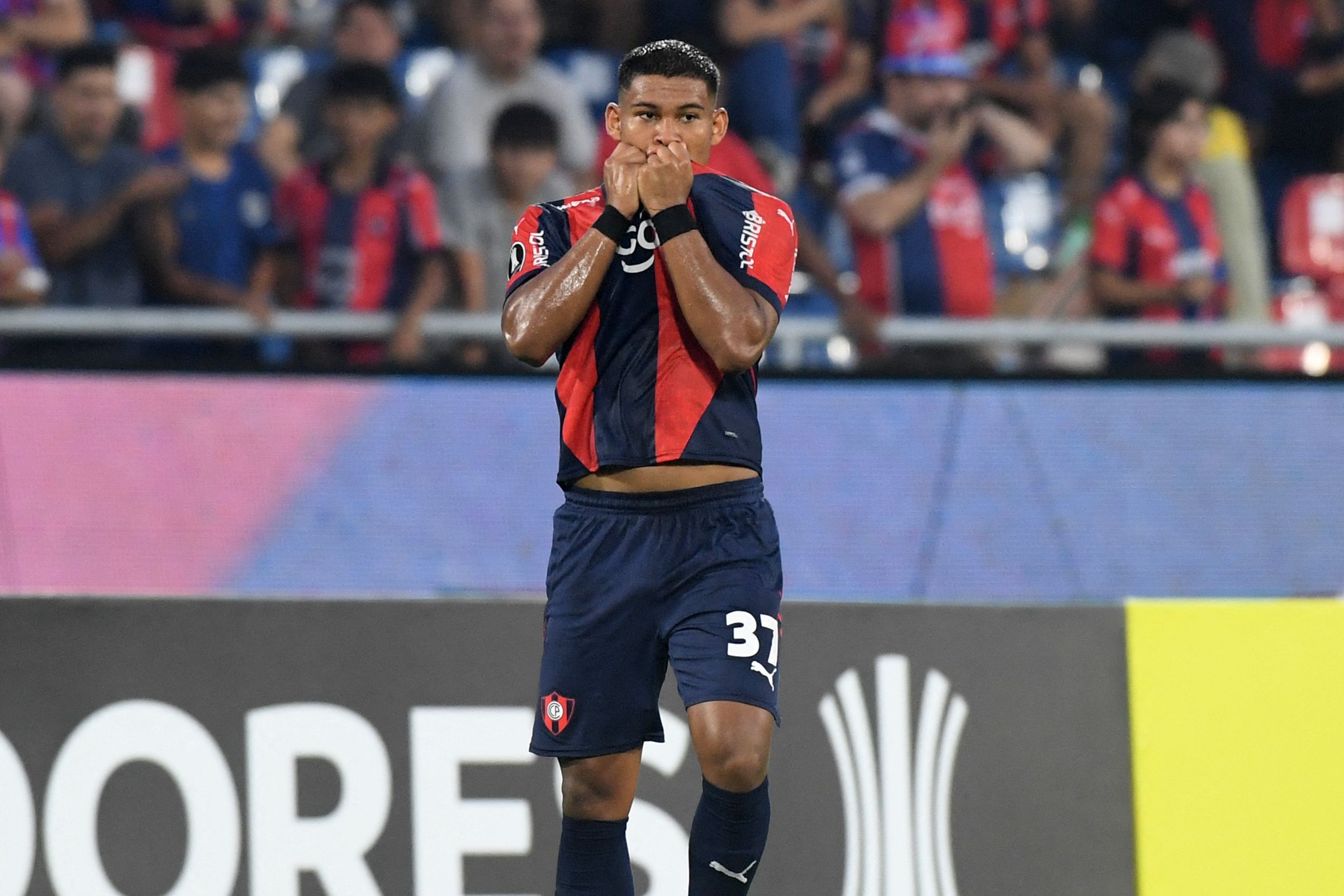 images-v3-getty-2201672936-crop-MM5DENBQGU5DCNRQGM5G433XMU5DEMJTHIZA====-GettyImages-2201672936