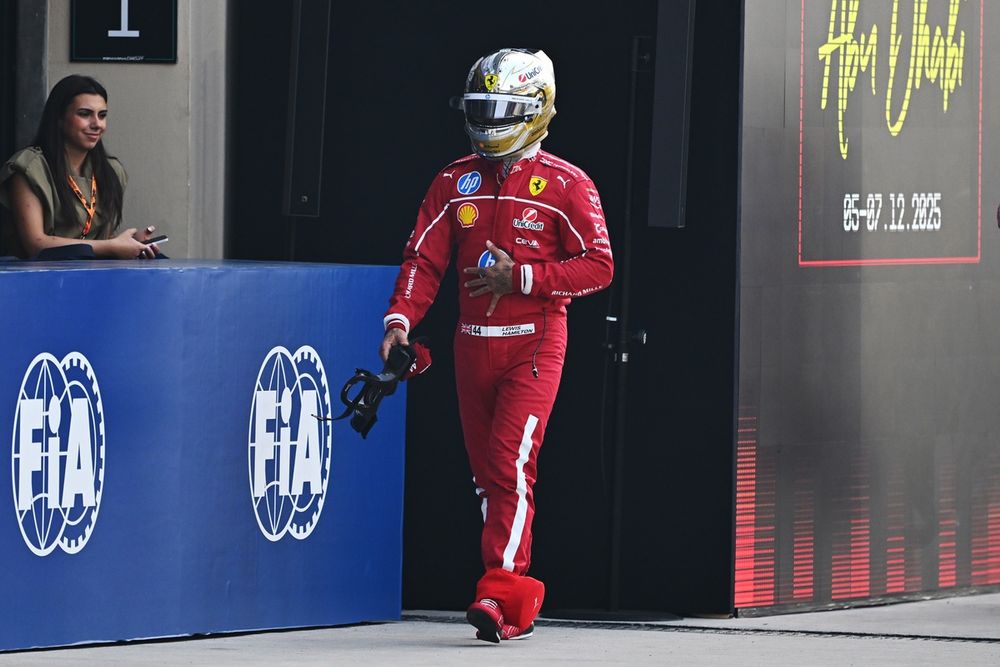 images-mgl-27NQDJO0-s1000-lewis-hamilton-ferrari
