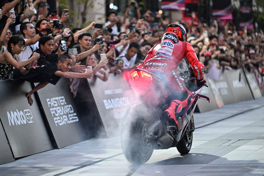 images-mgl-YXR3DZo0-s1000-marc-marquez-ducati-team