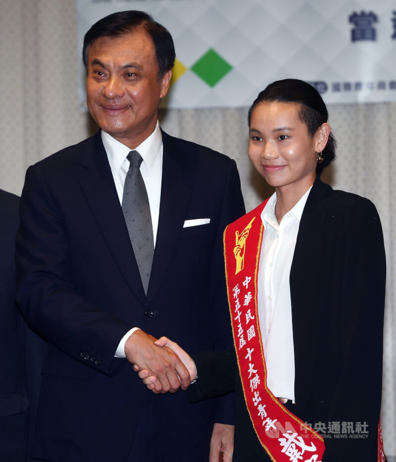 www-WebPhotos-800-20251108-2000x2332_wmky_8562989283_0