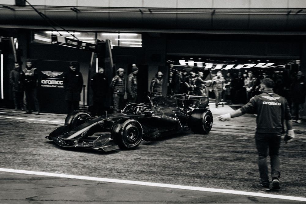 images-mgl-YBVoyjKY-s1000-aston-martin-amr26