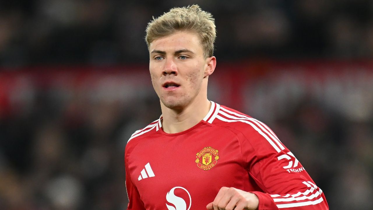 images-v3-blt42553492a182ad08-crop-MM5DCMRYGA5DOMRQHJXG653FHIZDONB2GE======-040425%20%20Rasmus%20Hojlund%20of%20Man%20United%201920