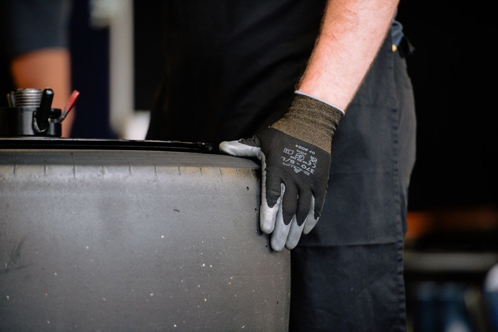 images-mgl-63vbXv4Y-s1000-pirelli-engineers-pirelli-test