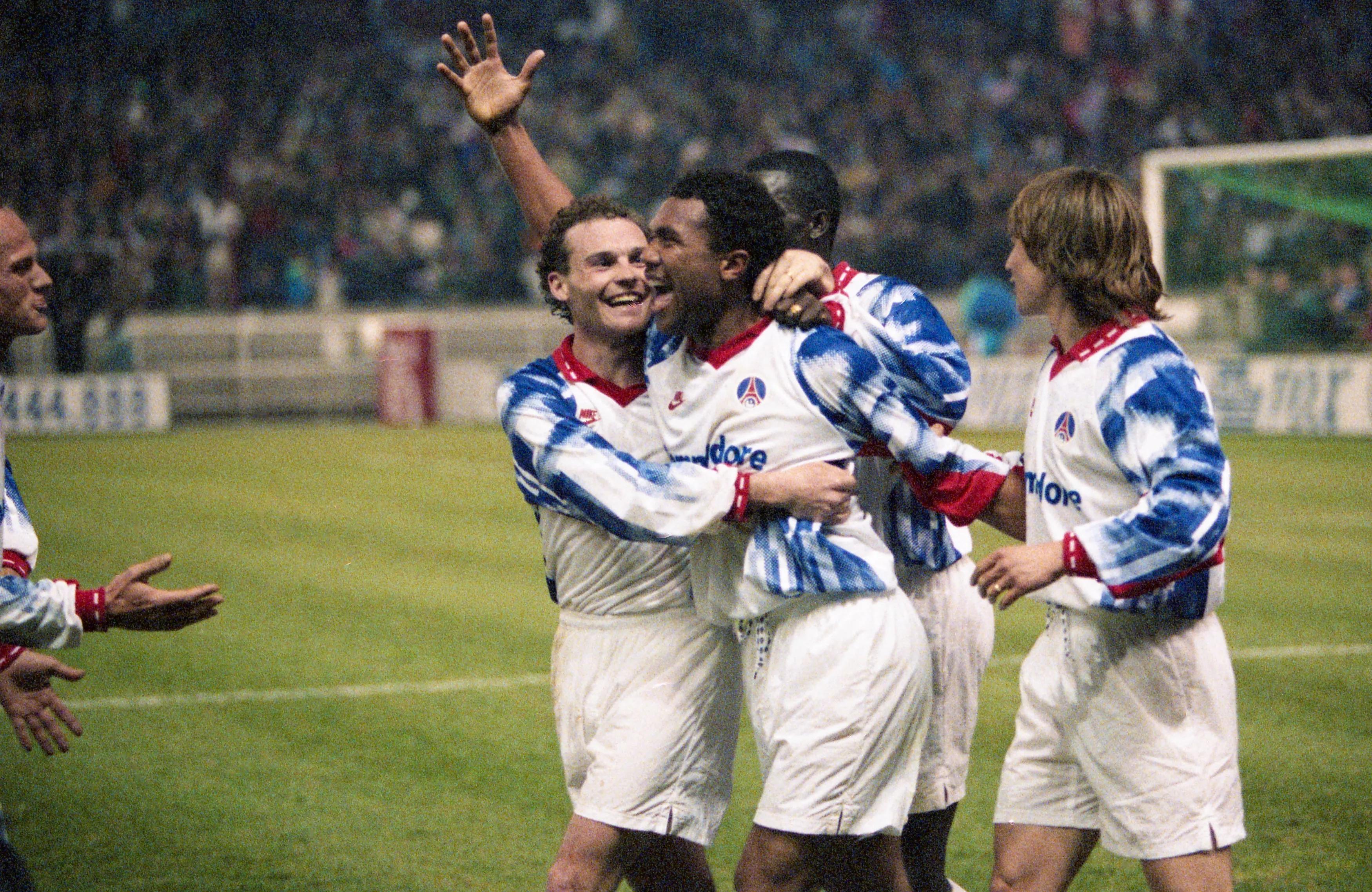 transform-89ea5276-0c06-4c58-8a3d-0bd3431cd06e-Antoine-Kombouare-and-Vincent-Guerin-and-Daniel-Bravo-and-Georges-WEAH-during-the-UEFA-Cup-quarter-final-second-leg-match-between-Paris-Saint-Germain-and