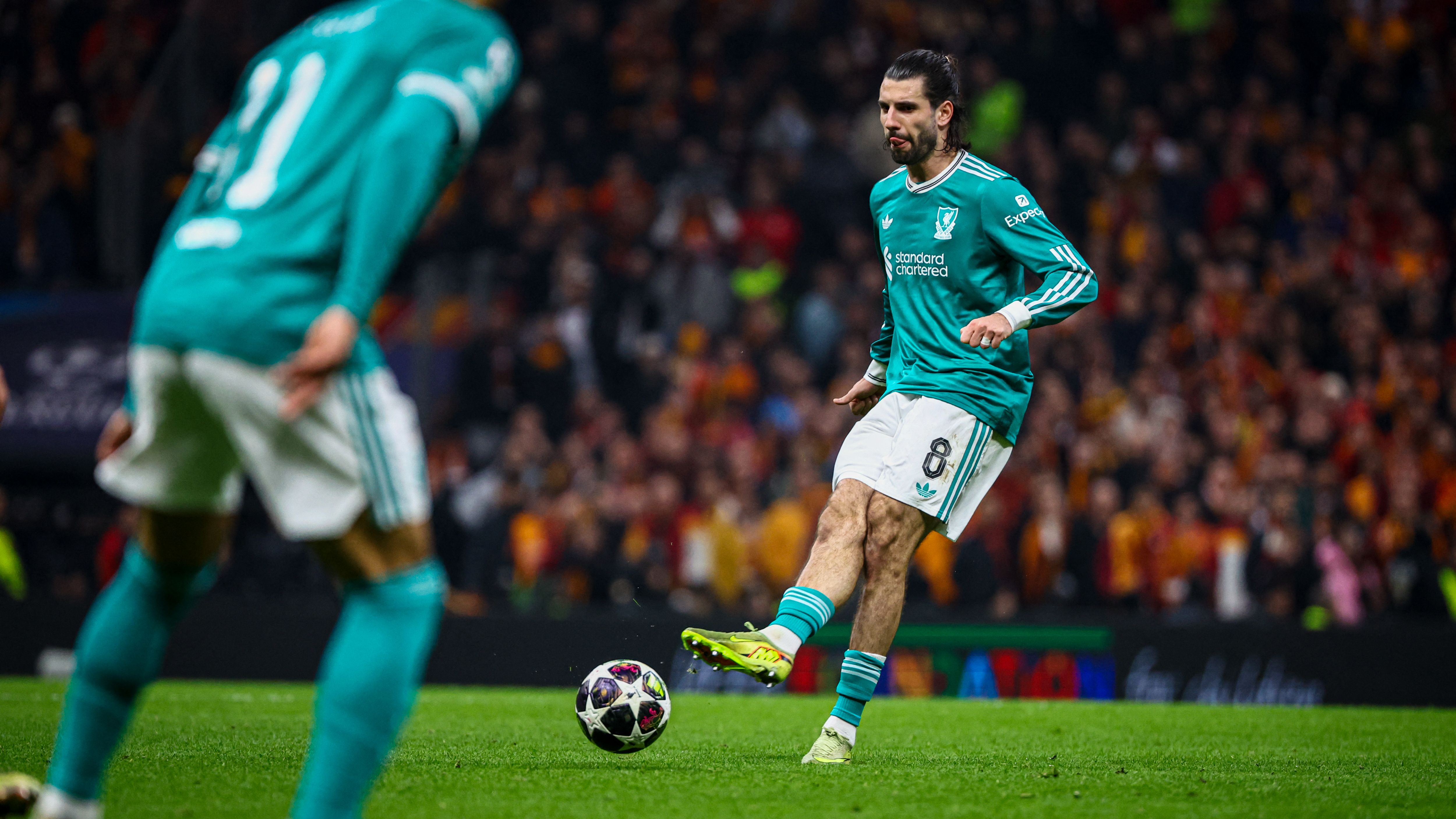 images-v3-getty-2265350912-crop-MM5DKMBQGA5DEOBRGI5G433XMU5DAORRGMZQ====-GettyImages-2265350912