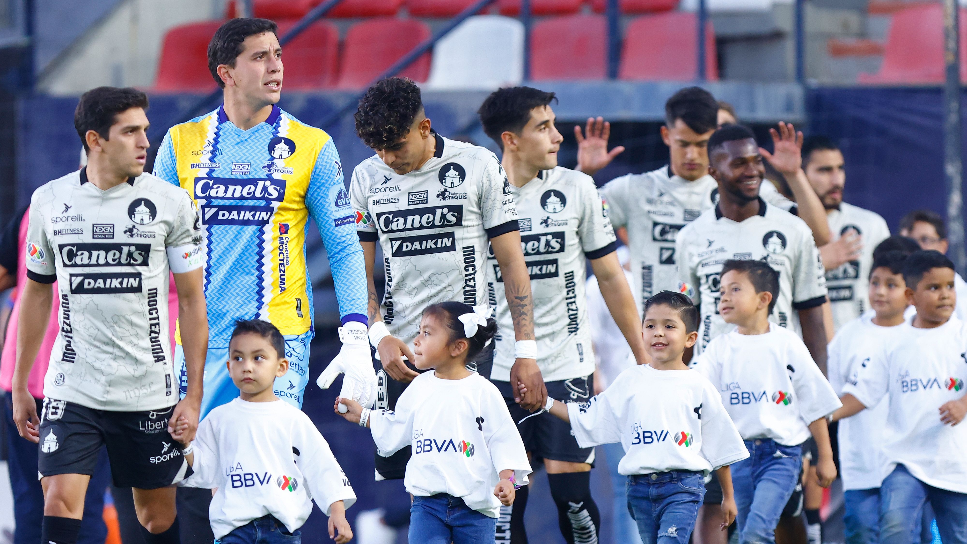 images-v3-getty-2210920843-crop-MM5DIMBQGA5DEMRVGA5G433XMU5DAORSGA4Q====-GettyImages-2210920843