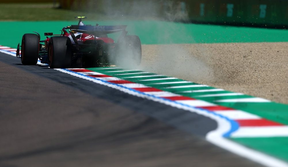 images-mgl-6O1GwOa2-s1000-lewis-hamilton-ferrari