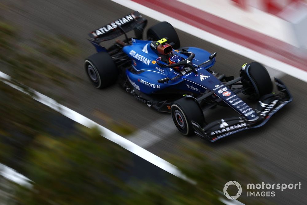 images-mgl-YXR3bwd0-s1000-carlos-sainz-williams