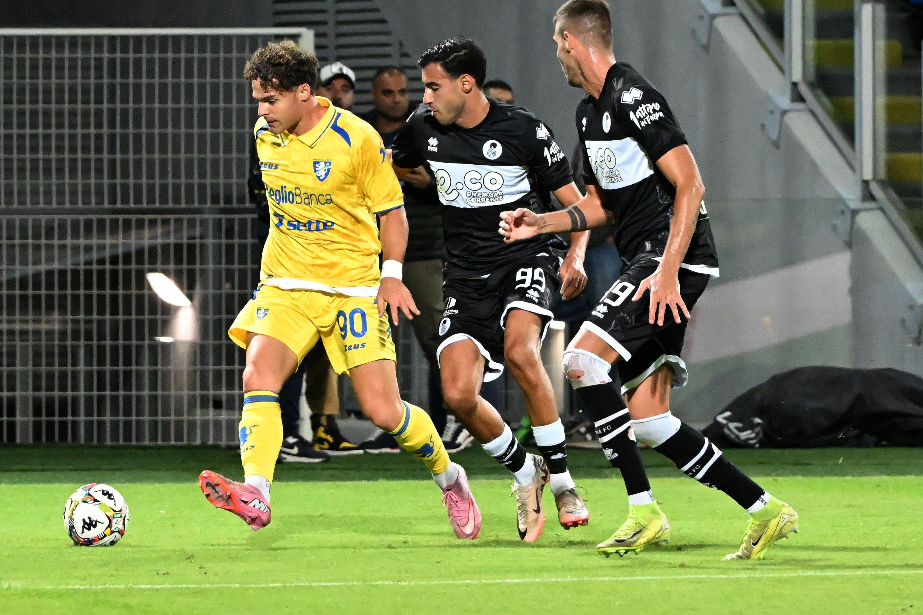 images-v3-blt7abc8e37b12754f3-FRO_2337