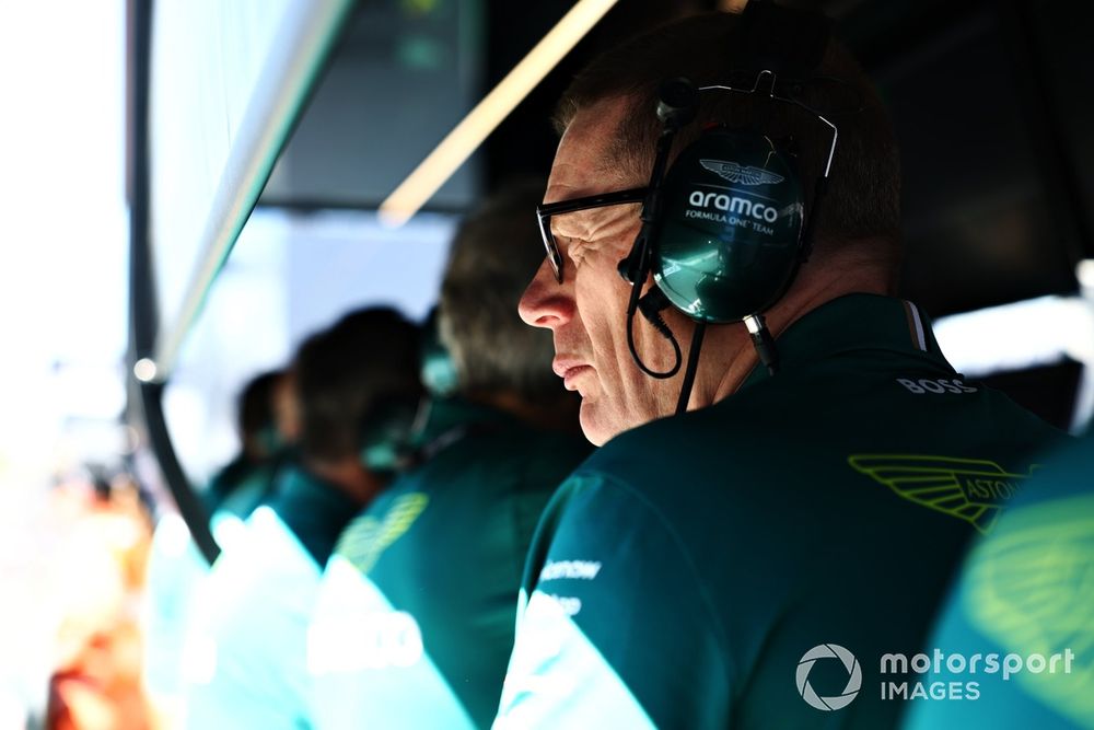 images-mgl-6AEWozq6-s1000-andy-cowell-aston-martin-racin