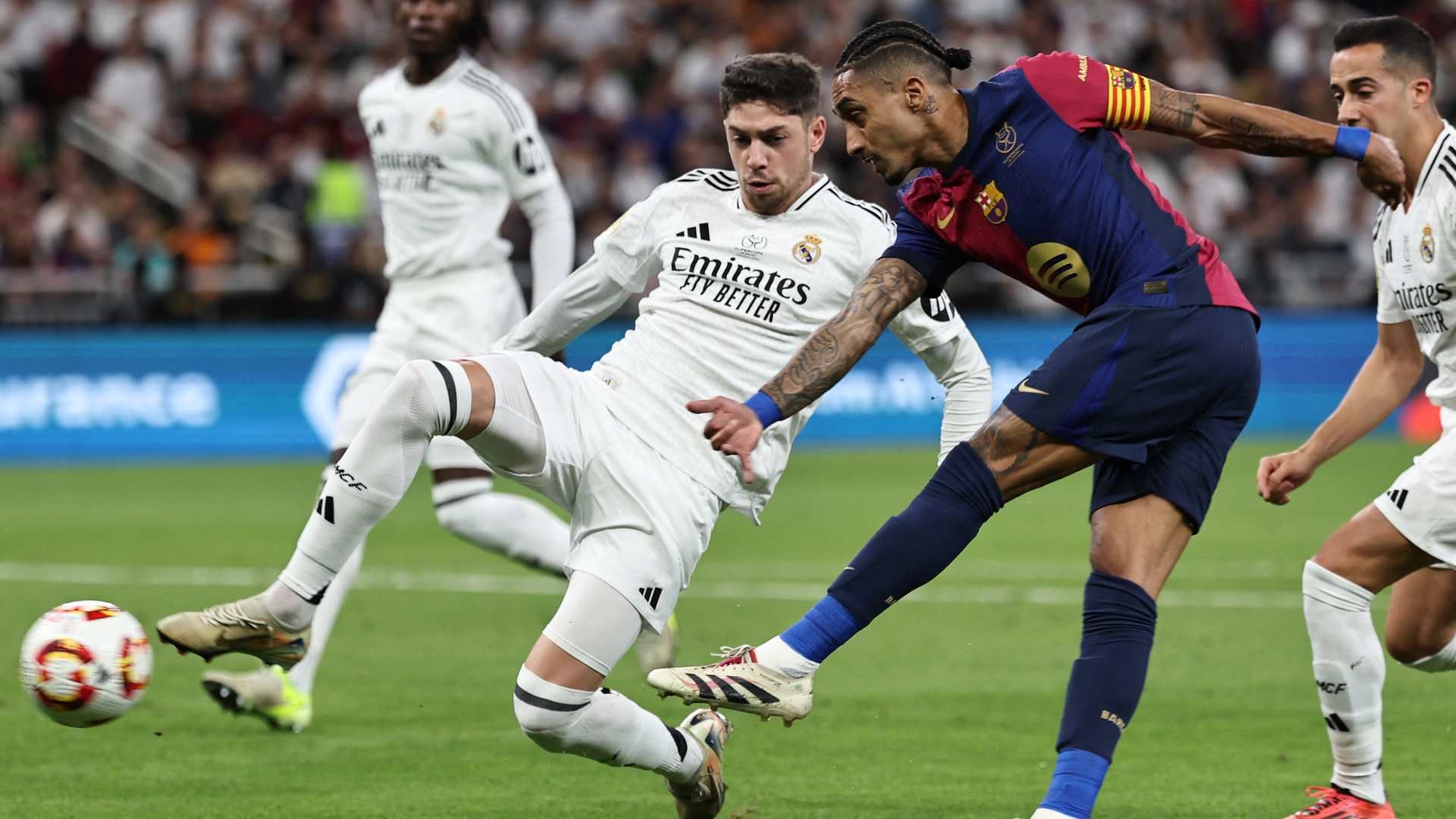 images-v3-blt908121a99eabe6e8-barcelona%20real%20madrid%20(4)