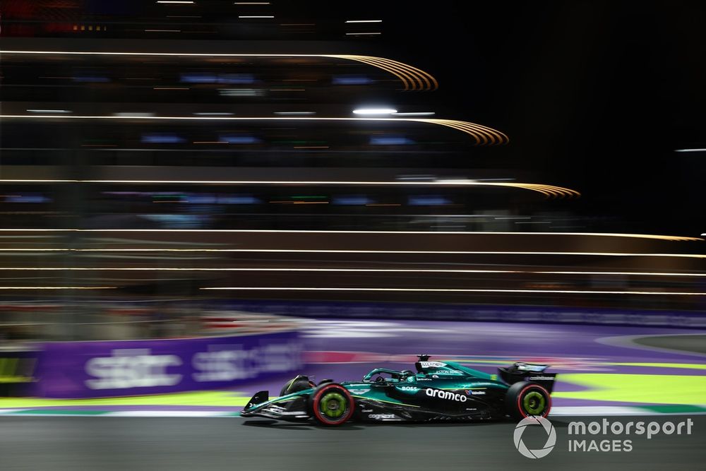 images-mgl-0a9mKG40-s1000-lance-stroll-aston-martin-raci