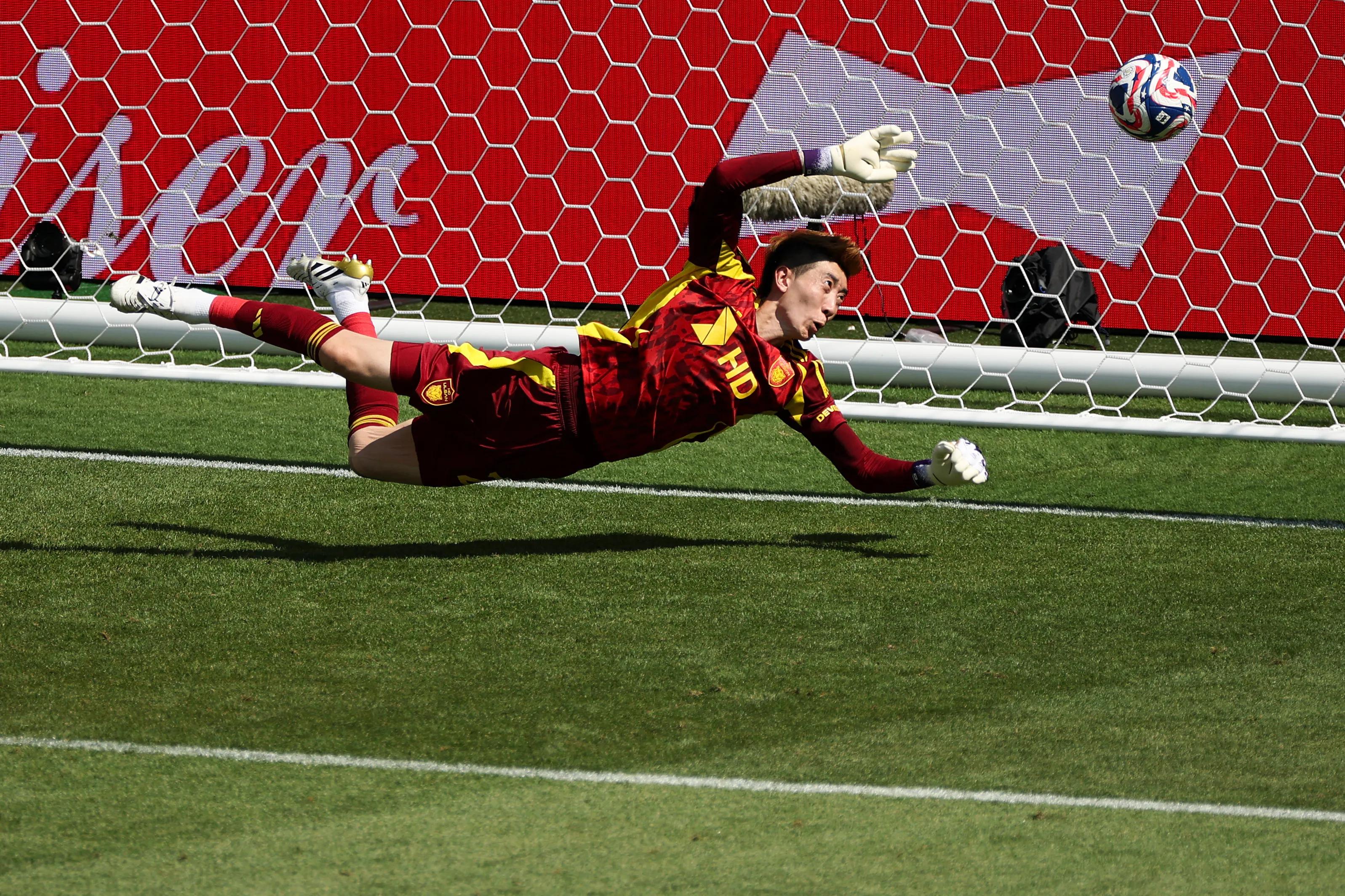 transform-dbb76f34-d7ad-43ea-b2d2-564cf3dc13b7-Borussia-Dortmund-v-Ulsan-HD-FC-Group-F-FIFA-Club-World-Cup-2025