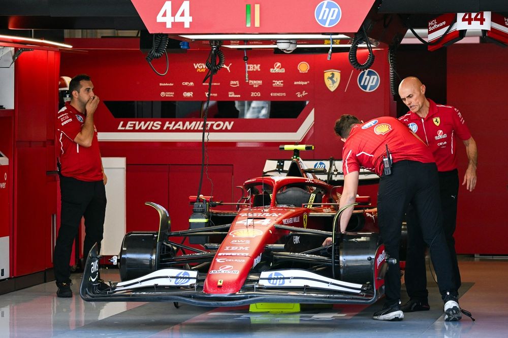 images-mgl-2y3eGro6-s1000-lewis-hamilton-ferrari