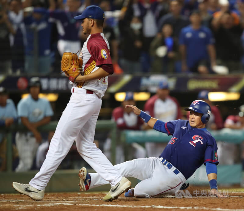 www-WebPhotos-800-20250919-2000x1727_wmky_546528637154_0