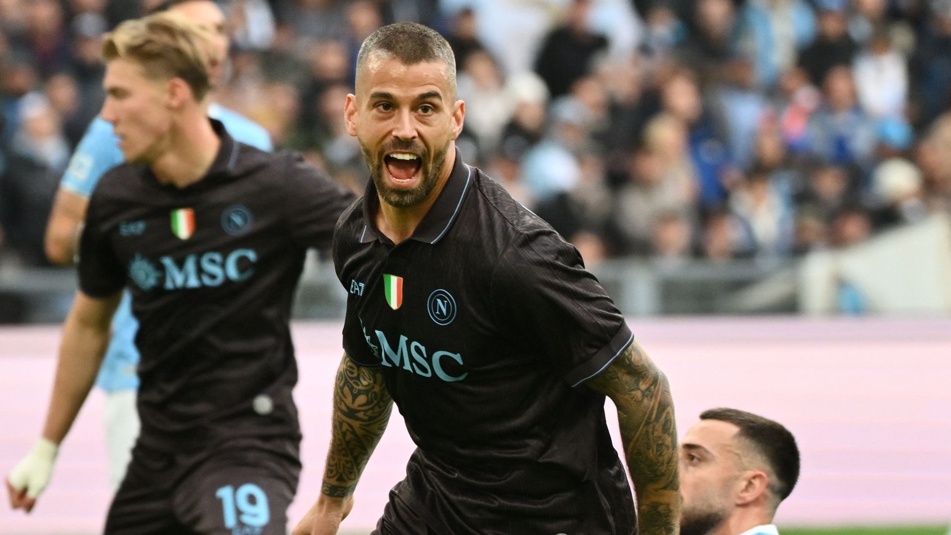 images-v3-blt2b30dcc28602ba9d-crop-MM5DCOJRHA5DCMBXHE5G433XMU5DCORQ-Spinazzola%20Napoli