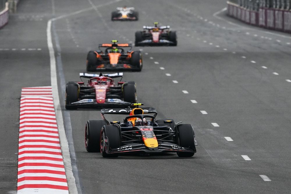 images-mgl-YKE7LGr0-s1000-charles-leclerc-ferrari-lando-