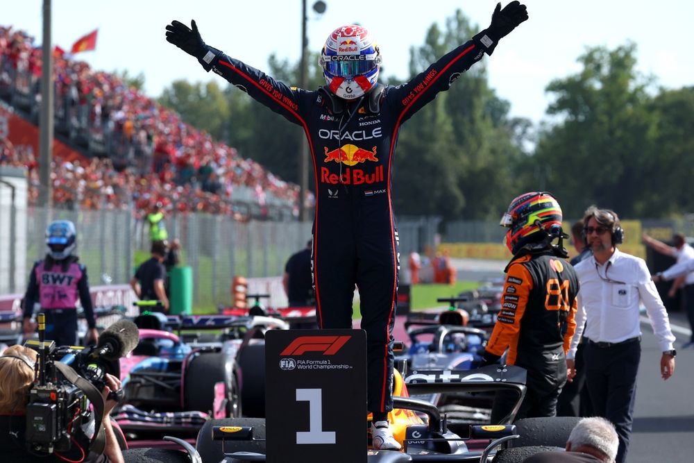 images-mgl-27vdxxx0-s1000-max-verstappen-red-bull-racing