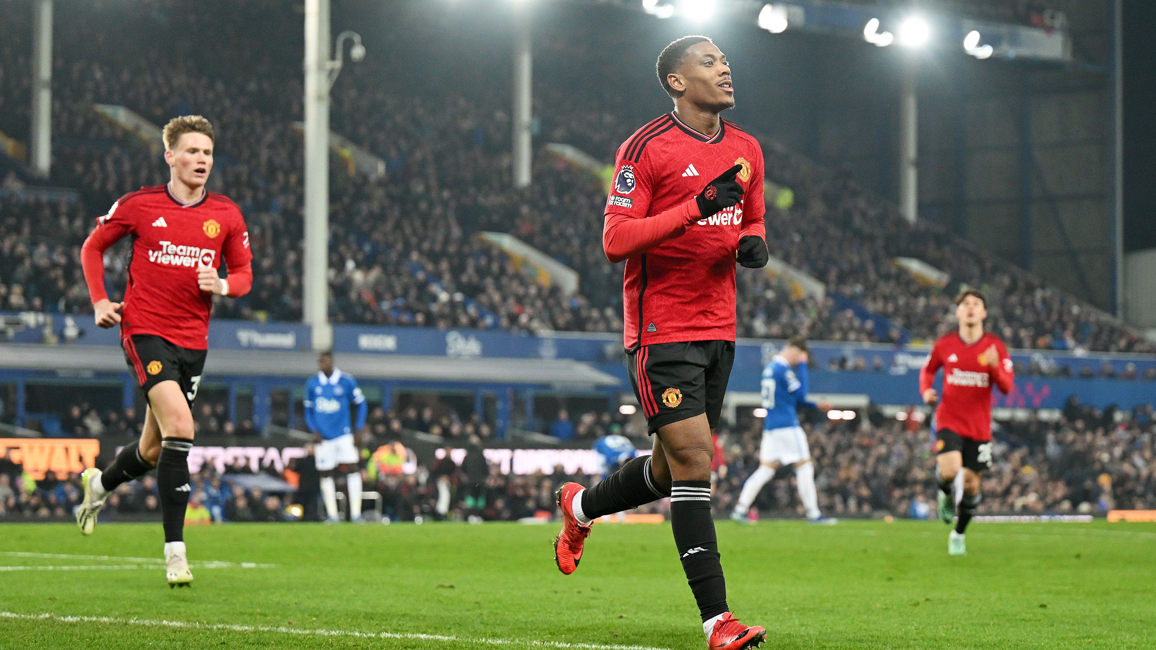 images-v3-getty-1815027258-crop-MM5DGOBZGY5DEMJZGI5G433XMU5DAORRGI3A====-GettyImages-1815027258