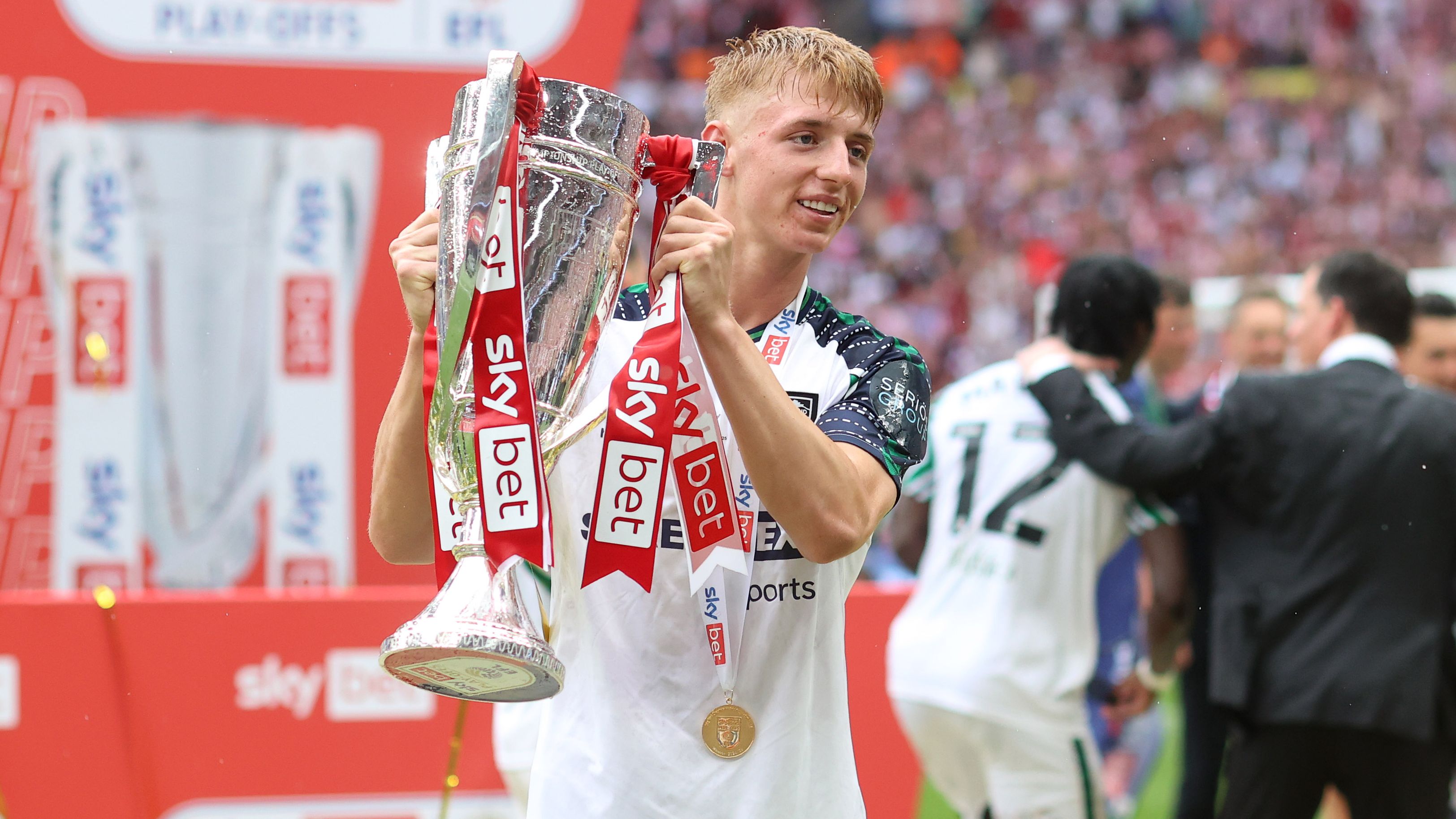 images-v3-blt381027da966c3c28-crop-MM5DGMRUHE5DCOBSG45G433XMU5DIOBSHI3TA===-GettyImages-2216122903