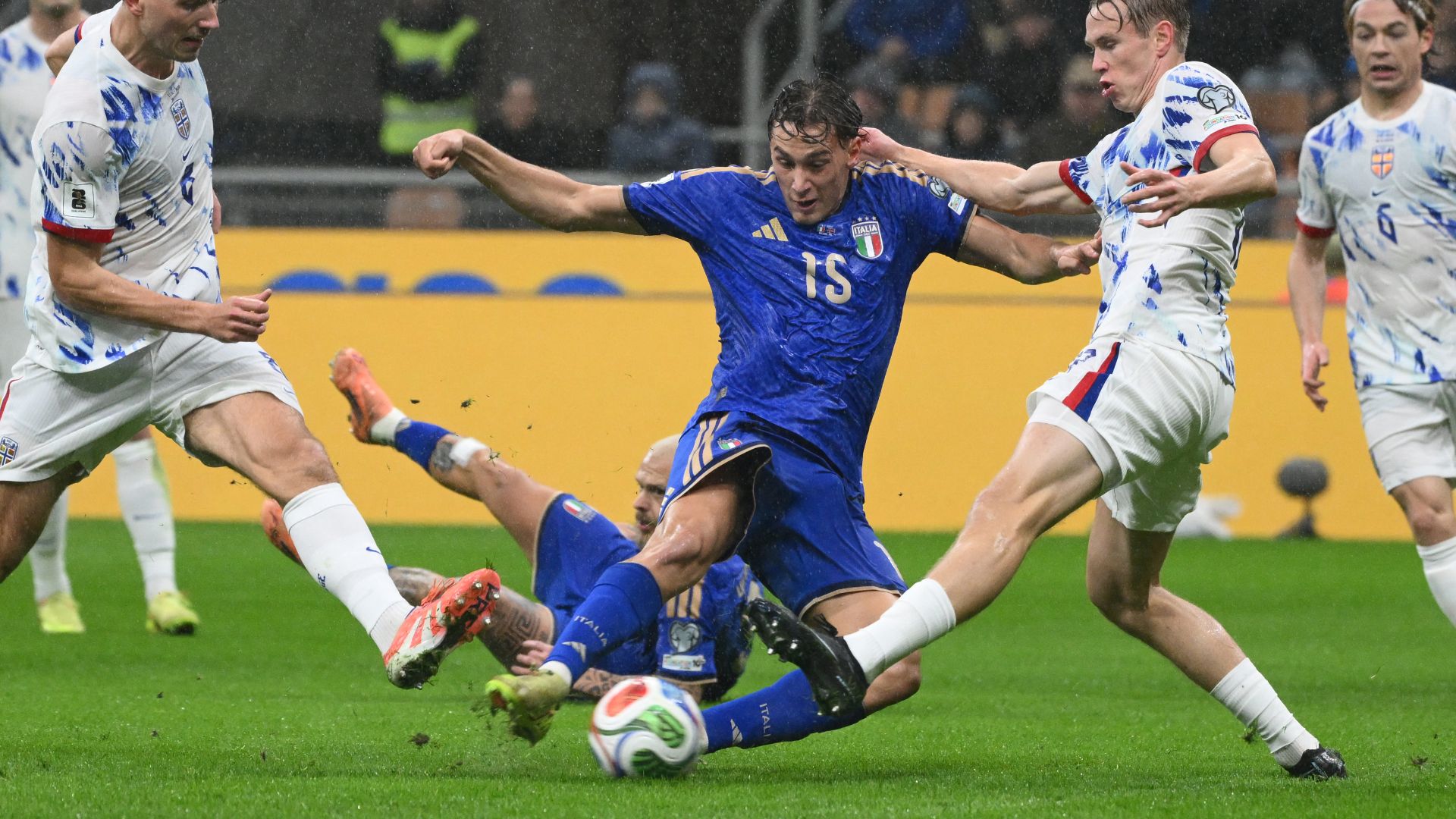 images-v3-blt16eab314ca71ab44-Pio%20Esposito%20Italia%20Norvegia