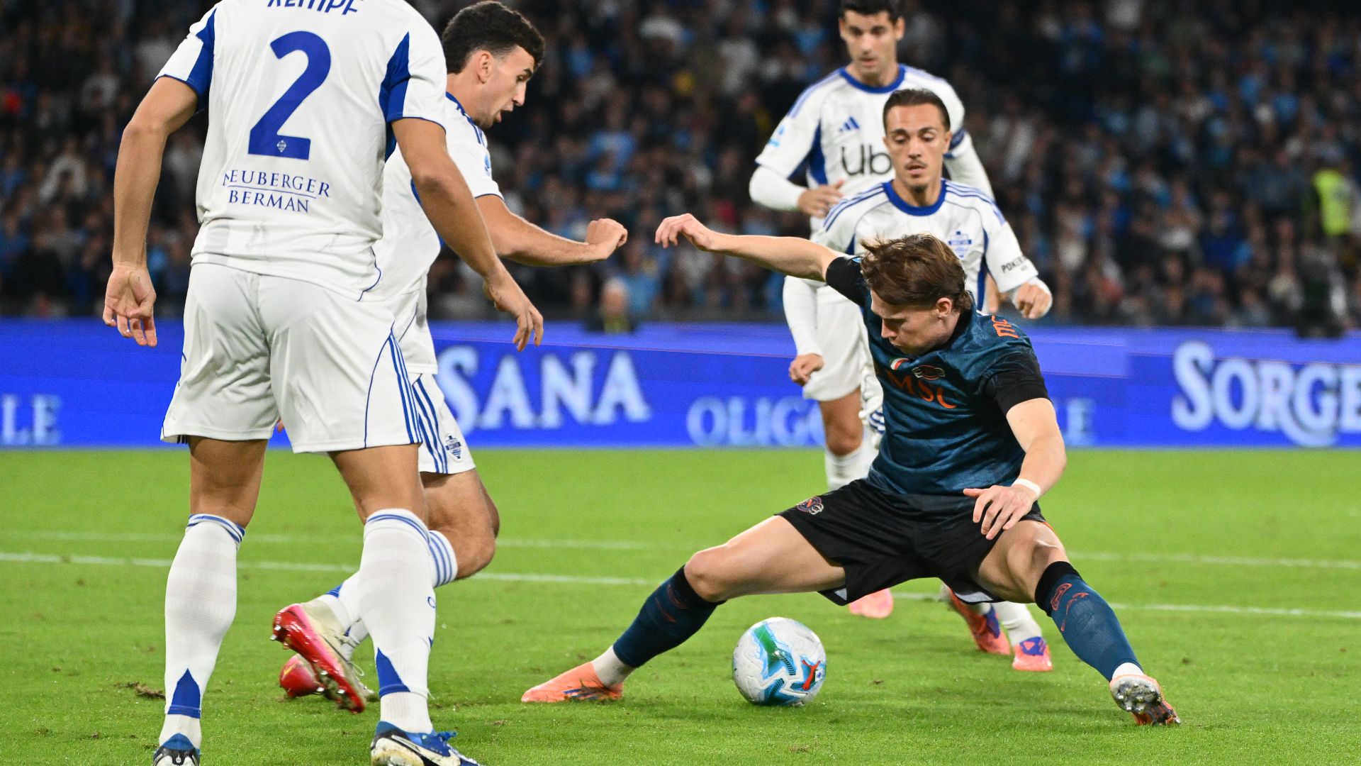 images-v3-bltb5d728e0ca9b22d9-McTominay%20Napoli%20Como%20Serie%20A(1)