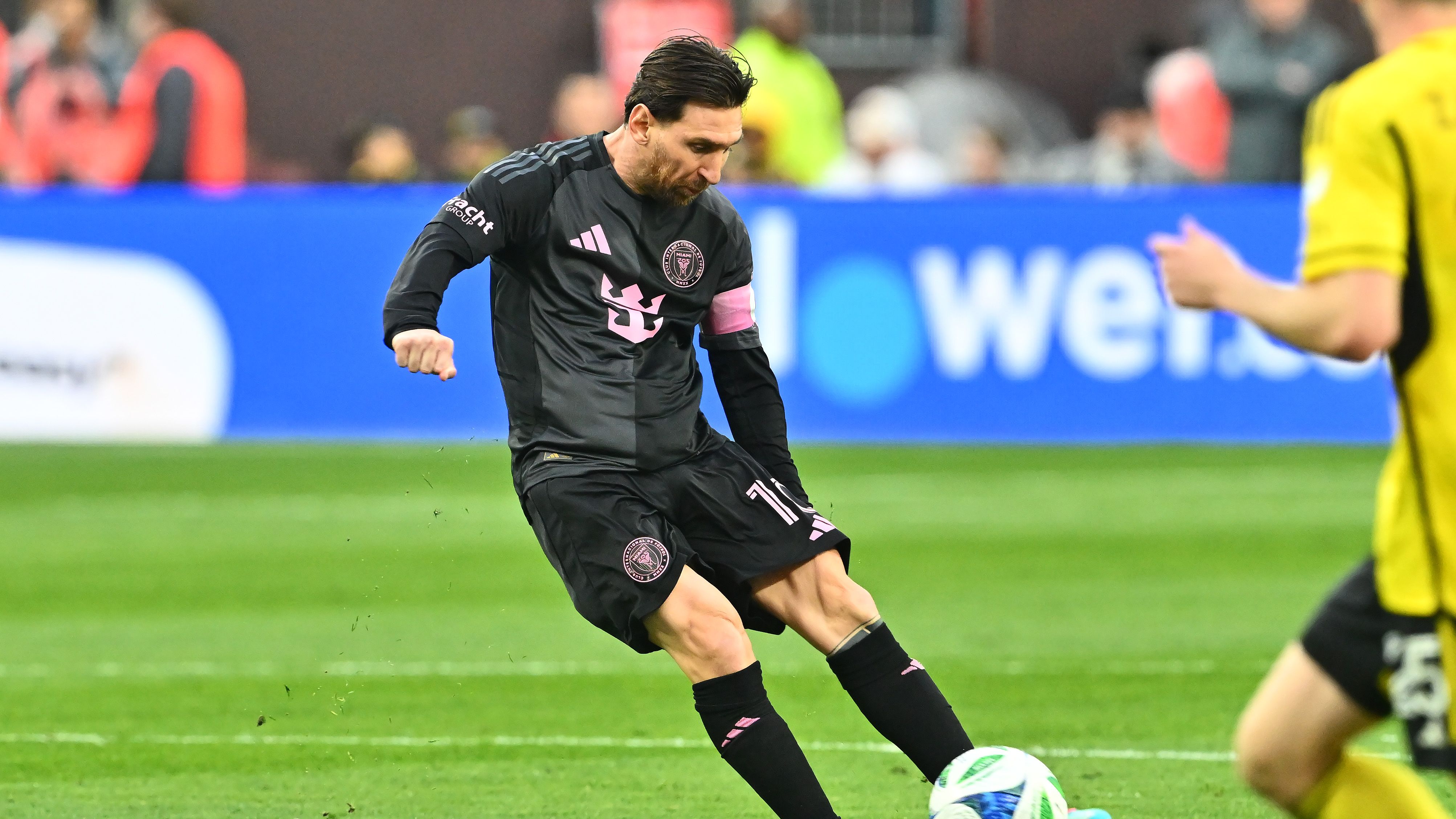 images-v3-getty-2211051402-crop-MM5DIMBRGE5DEMRVGY5G433XMU5DAORQ-GettyImages-2211051402