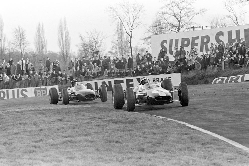 images-mgl-2y3e1yX6-s1000-jim-clark-lotus-33-climax-lead