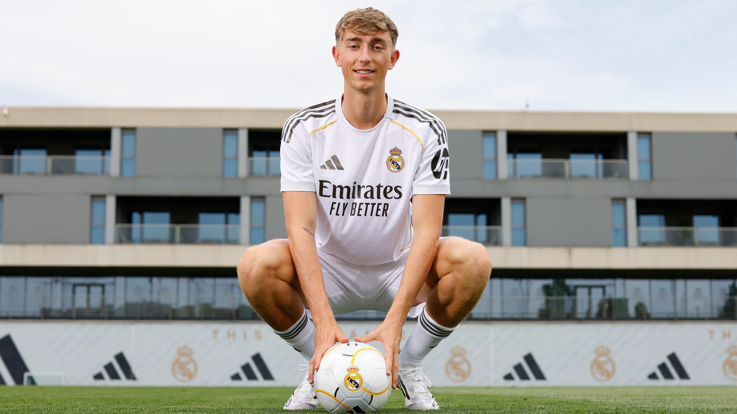 images-v3-blt4087cdd05e2f052d-crop-MM5DEOBRHA5DCNJYGU5G433XMU5DCMZWHIZDKNI=-GettyImages-2219493688