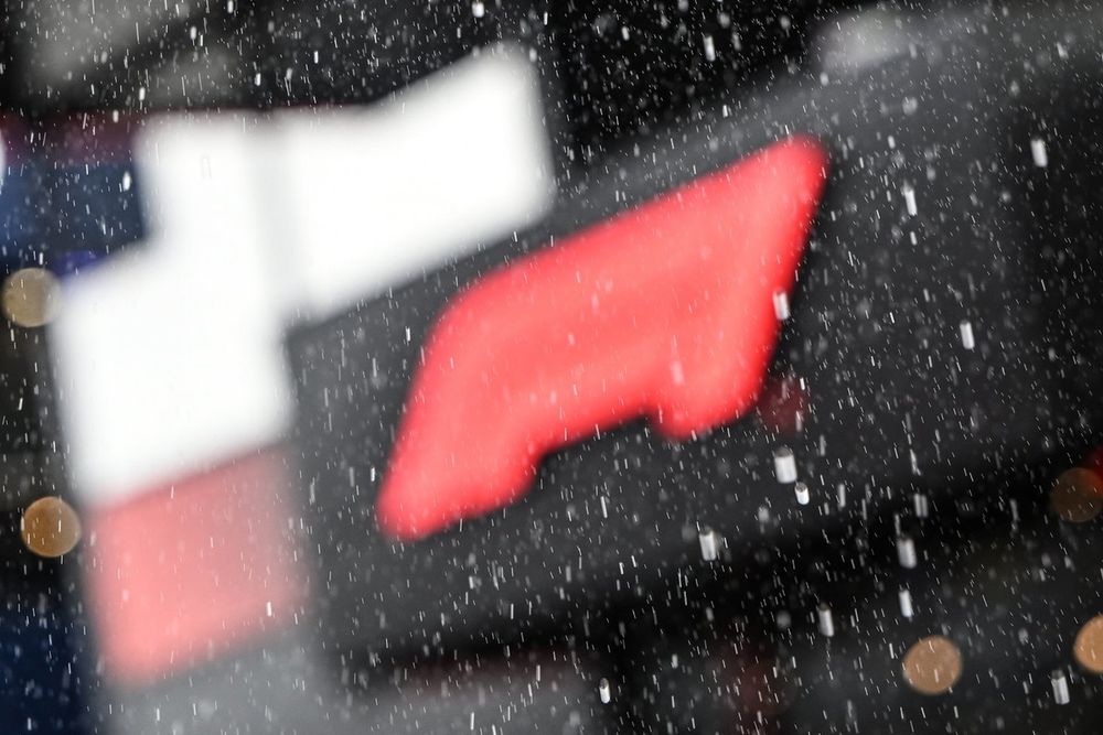 images-mgl-0oOyrkD0-s1000-rain-falls-in-the-paddock