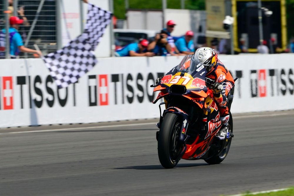 images-mgl-2d1kezeY-s1000-pedro-acosta-red-bull-ktm-fact