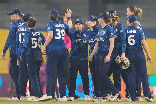 AP-2025-10-11-903a243776a64b57963c4dfe7ed94156