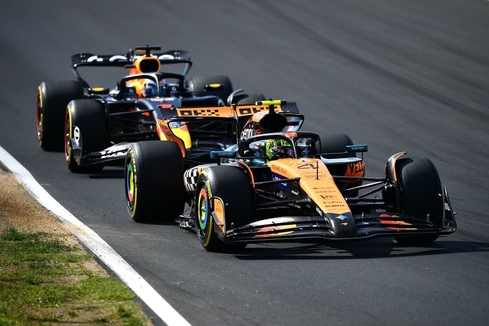 images-mgl-Yv87OZZ0-s1000-lando-norris-mclaren-max-verst