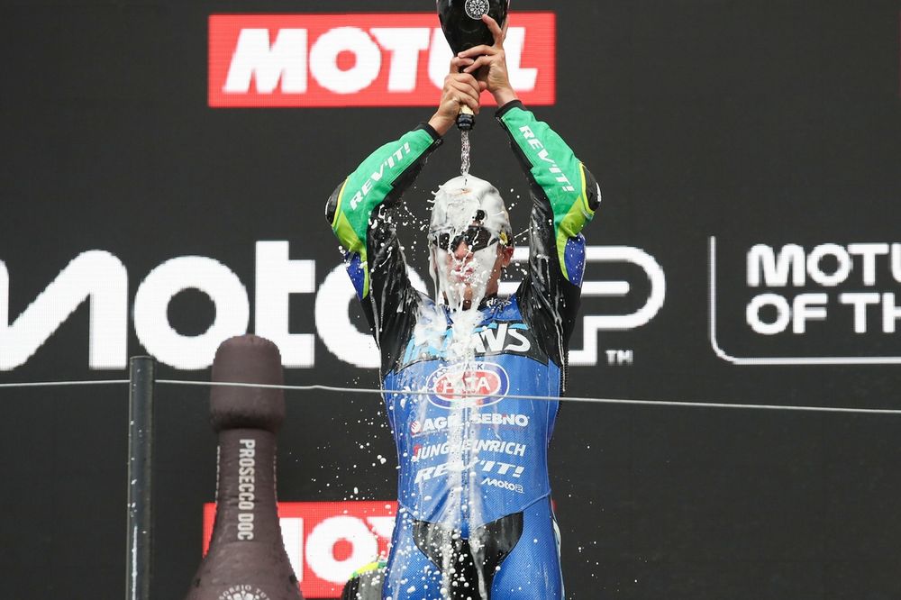 images-mgl-6zQGxkPY-s1000-podium-race-winner-diogo-morei