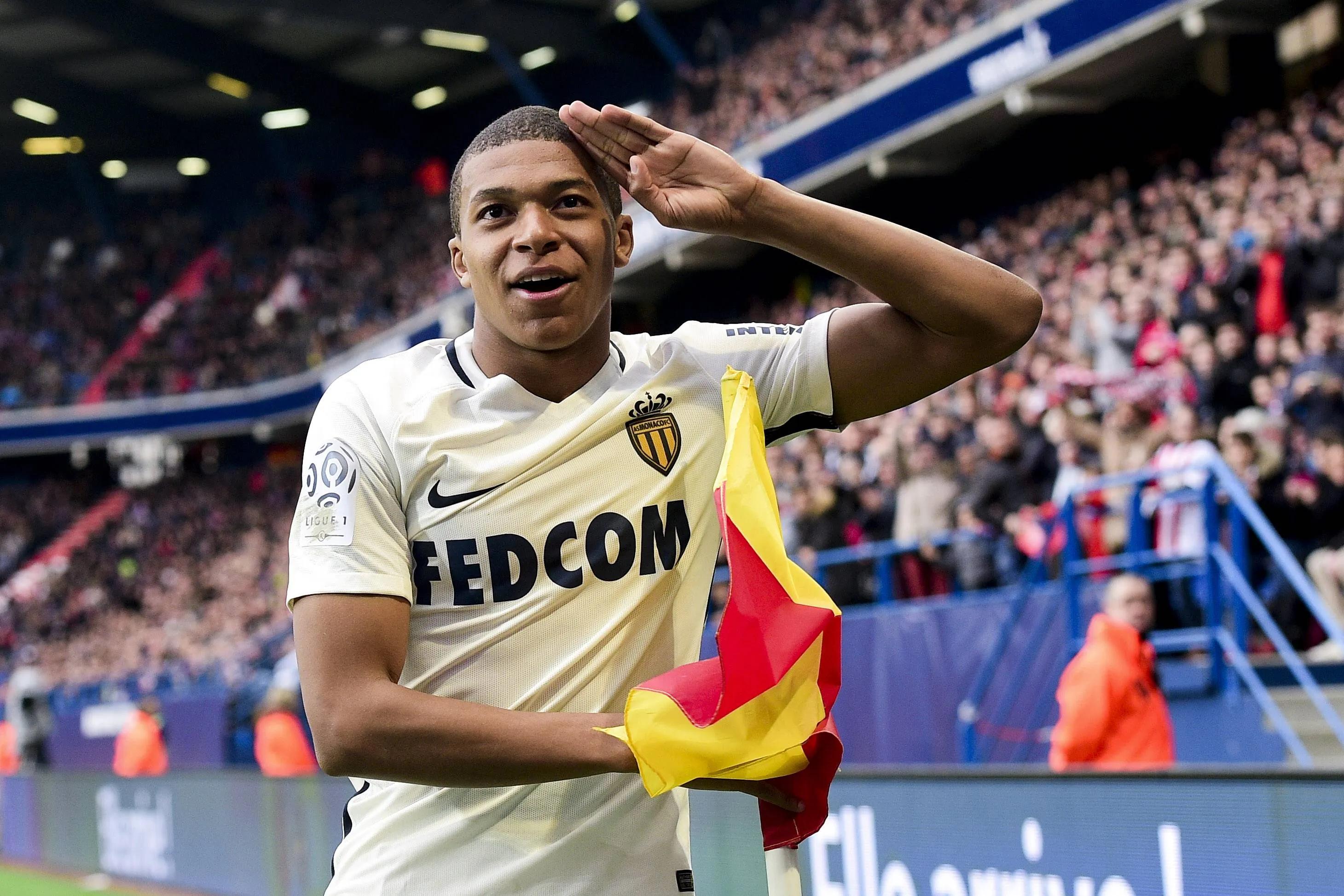transform-d10dd710-5939-4da8-b2b4-a8bcf449de46-joie-de-Kylian-Mbappe-Lottin-Monaco-apres-son-second-but-FOOTBALL-SM-Caen-vs-AS-Monaco-L1-19
