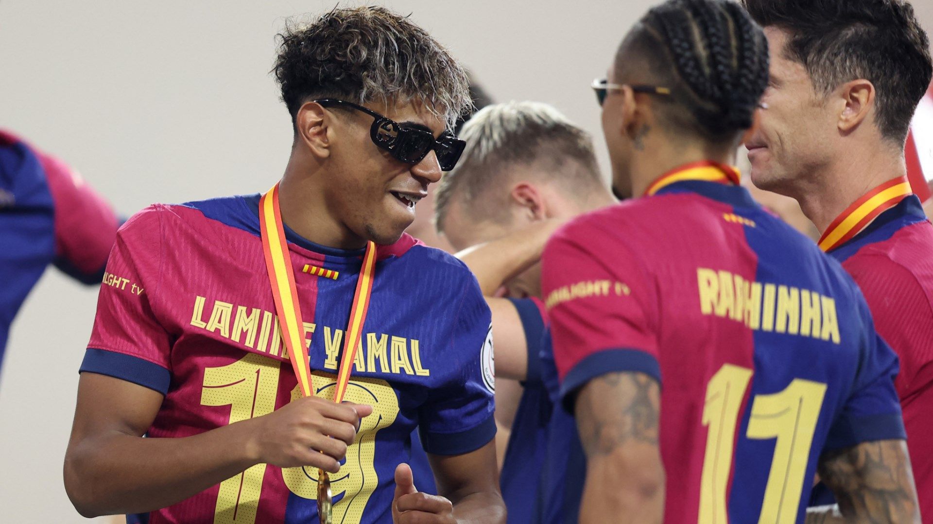 images-v3-blt286d030cfa012a74-Lamine%20Yamal%20Raphinha%20Barcelona%202025%20(2)