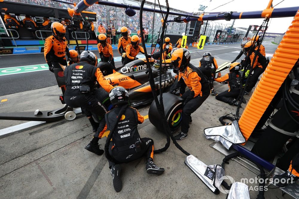 images-mgl-6AEWZLE6-s1000-oscar-piastri-mclaren