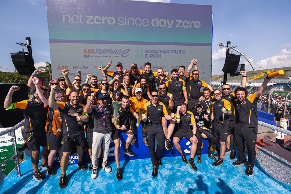 images-mgl-0JBg55y0-s1000-emerson-fittipaldi-joins-sam-b