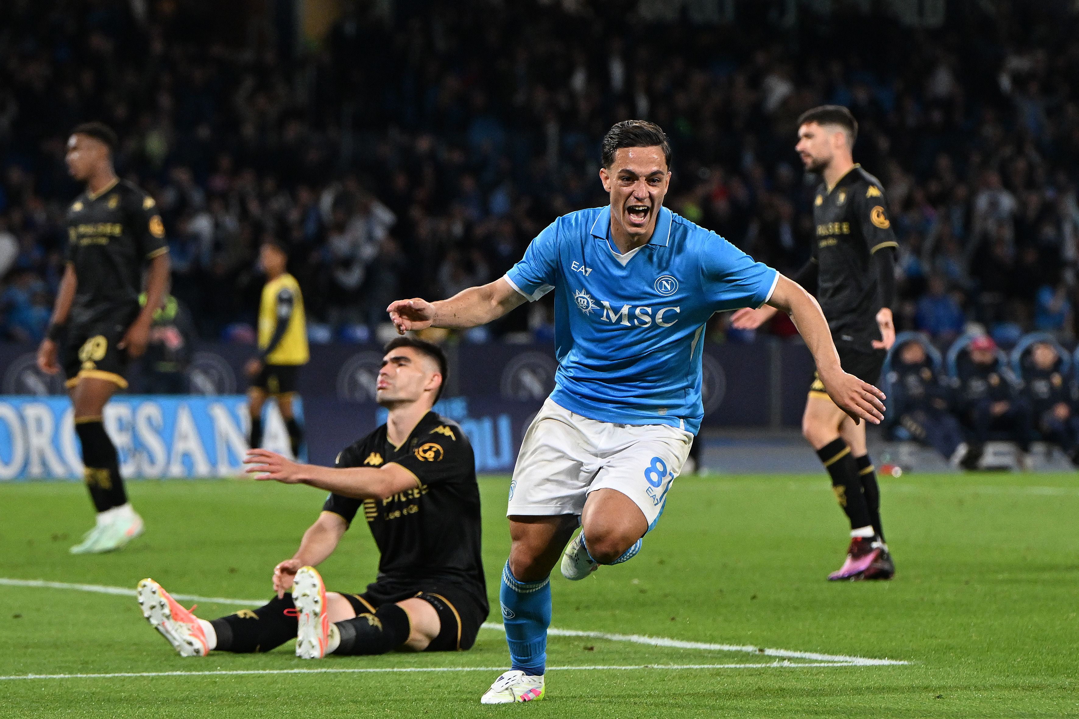 images-v3-getty-2214577848-GettyImages-2214577848