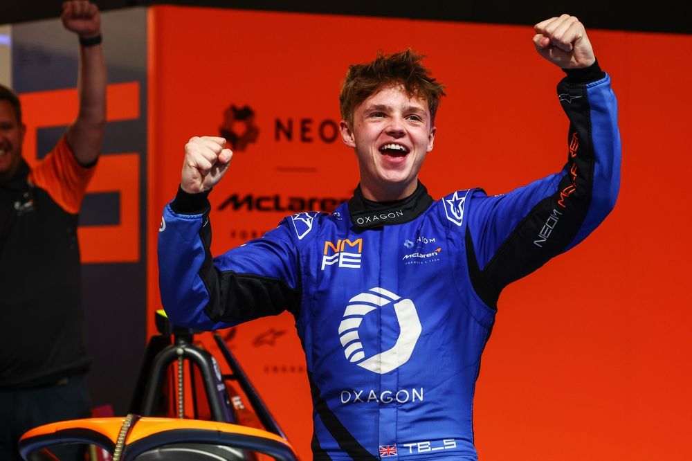 images-mgl-63vbRq7Y-s1000-taylor-barnard-neom-mclaren-fo