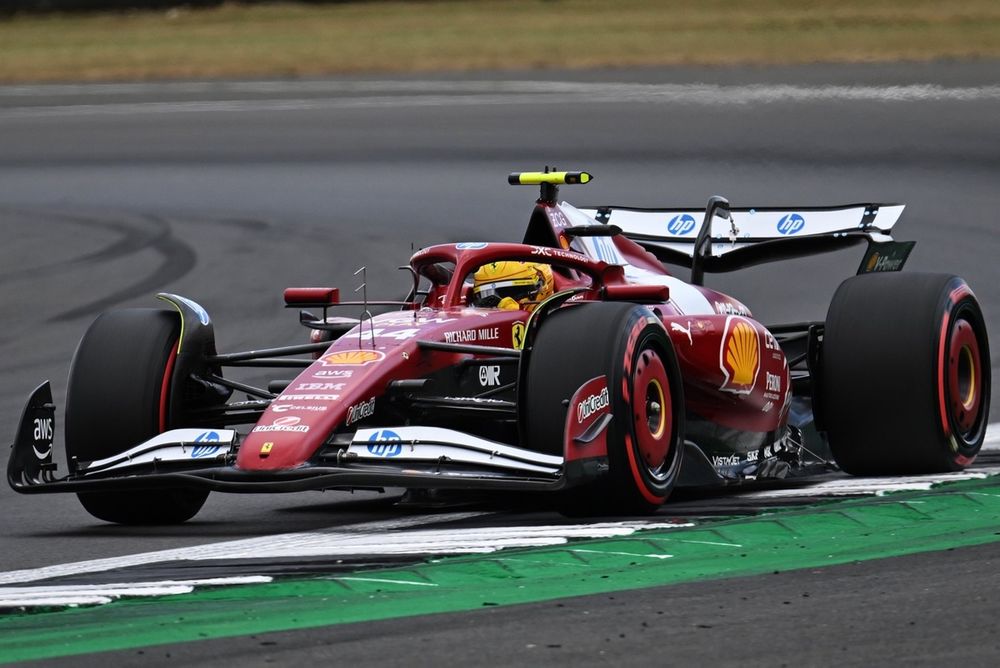 images-mgl-0ZR9llb0-s1000-lewis-hamilton-ferrari