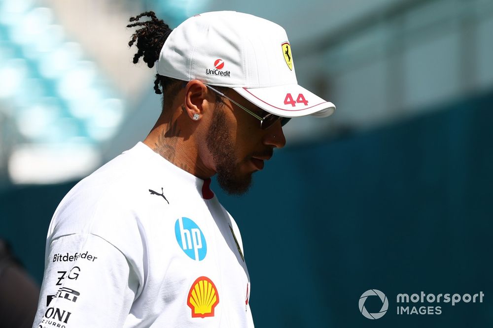 images-mgl-YXRE4d50-s1000-lewis-hamilton-ferrari