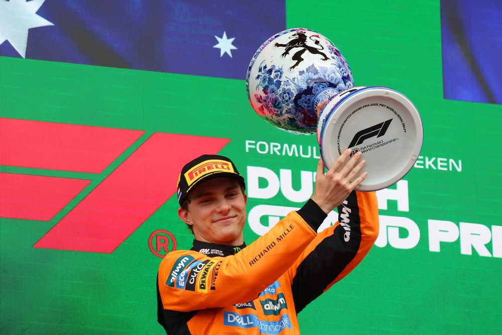 images-mgl-YBeBJP82-s1000-oscar-piastri-mclaren