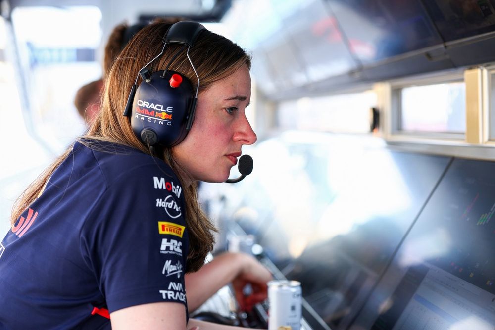 images-mgl-0L1yNVj2-s1000-hannah-schmitz-principal-strat