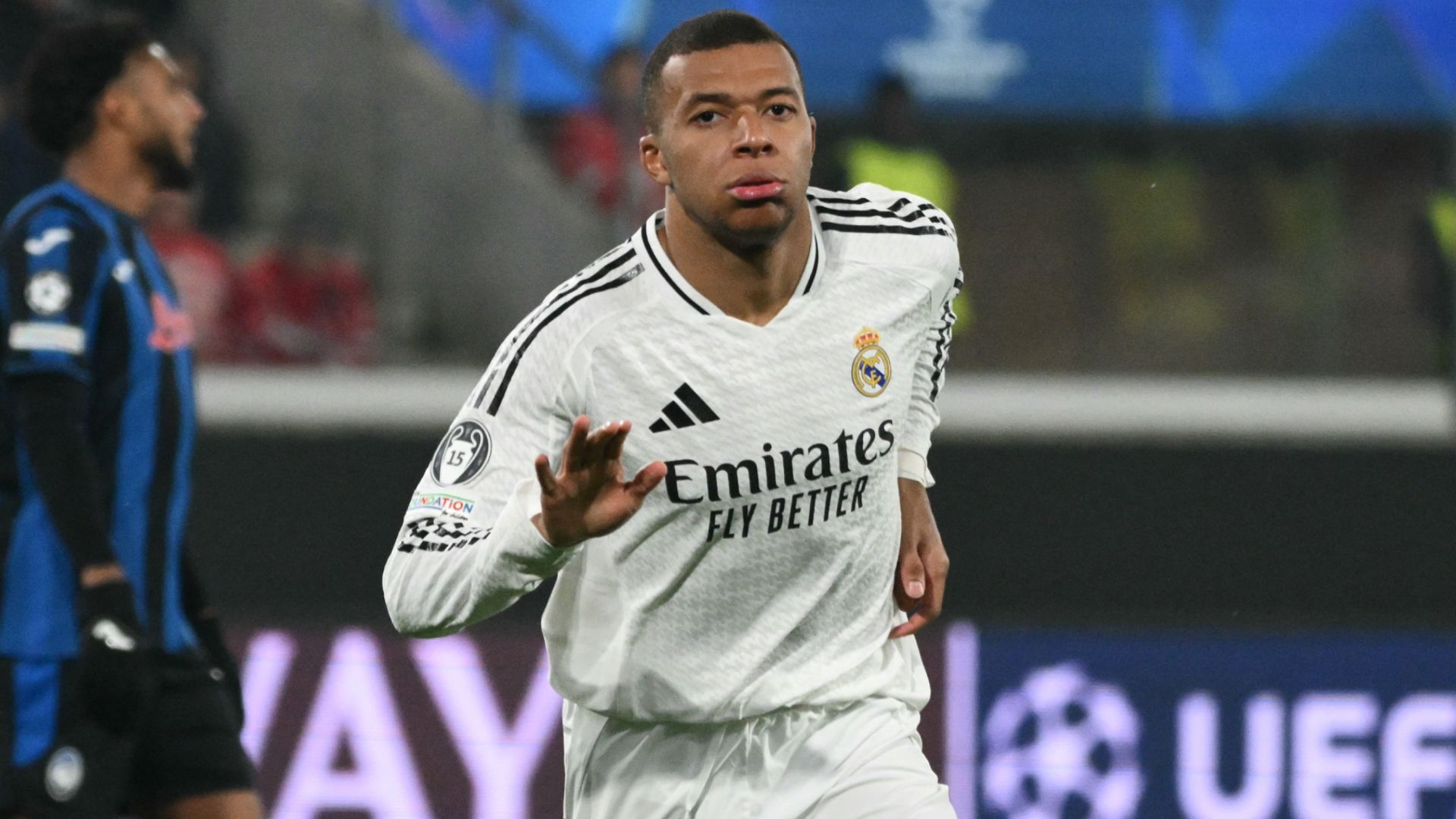 images-v3-blt5fbbf07b1783592f-crop-MM5DCOJSGA5DCMBYGA5G433XMU5DAORQ-Kylian-mbappe