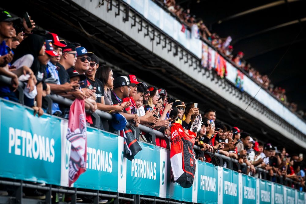 images-mgl-01WVV5xY-s1000-fans