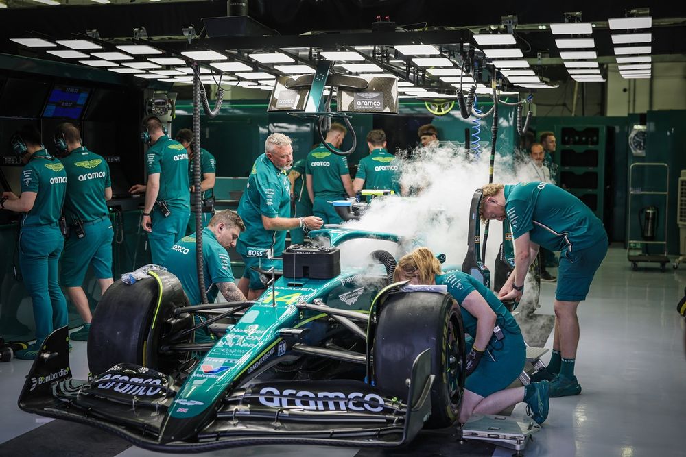 images-mgl-2QzVVQ3Y-s1000-car-of-fernando-alonso-aston-m