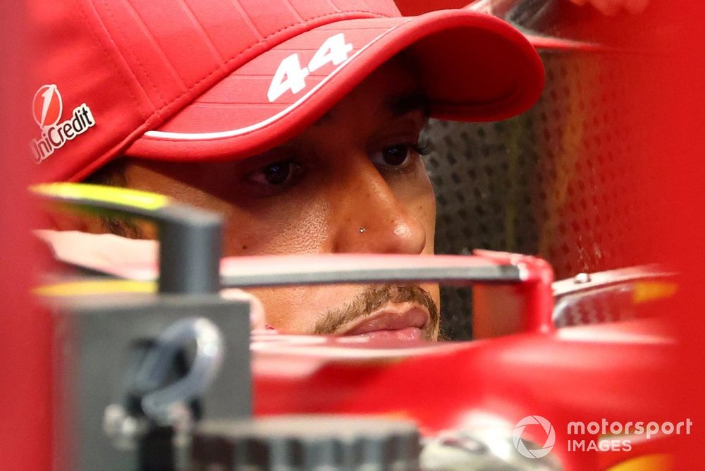 images-mgl-0mbBRdk2-s1000-lewis-hamilton-ferrari